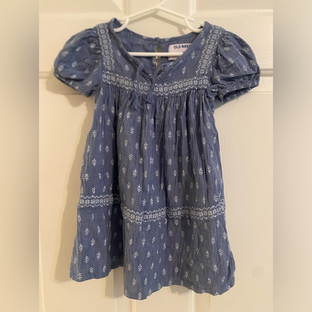 Old Navy toddler girl’s denim dress-size 2T-like new